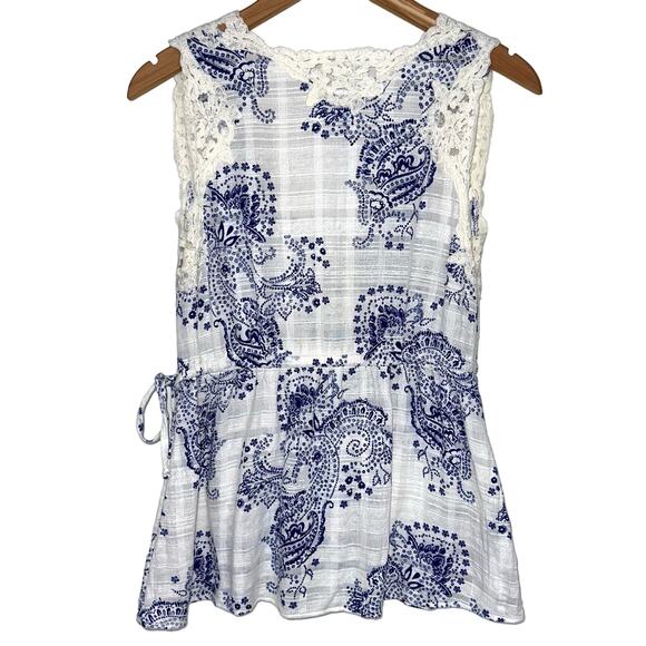 CAbi Veranda White Blue Paisley Swirl Tank Top 5223 Size Small - Picture 12 of 15